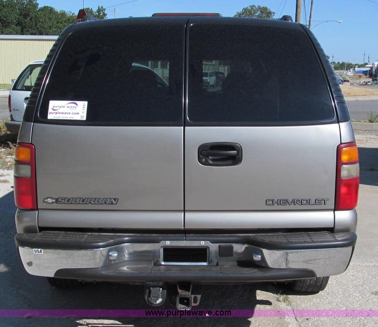 image for item C2493 2001 Chevrolet Suburban LS SUV