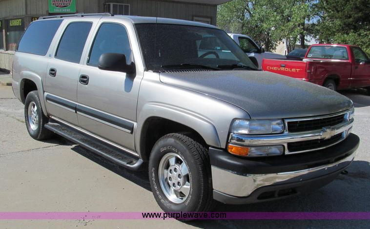 image for item C2493 2001 Chevrolet Suburban LS SUV