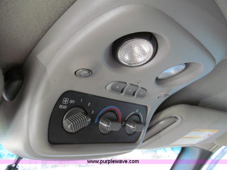 image for item C2493 2001 Chevrolet Suburban LS SUV