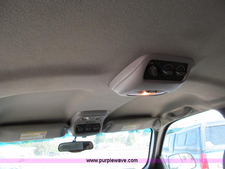 image for item C2493 2001 Chevrolet Suburban LS SUV