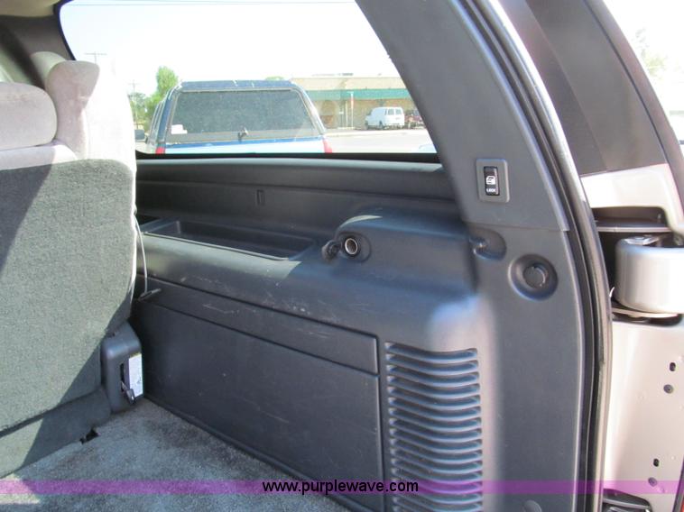 image for item C2493 2001 Chevrolet Suburban LS SUV