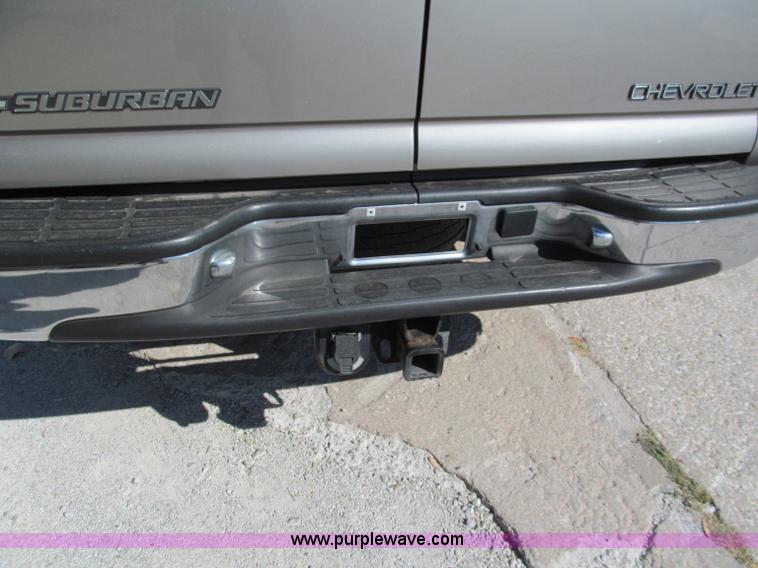 image for item C2493 2001 Chevrolet Suburban LS SUV