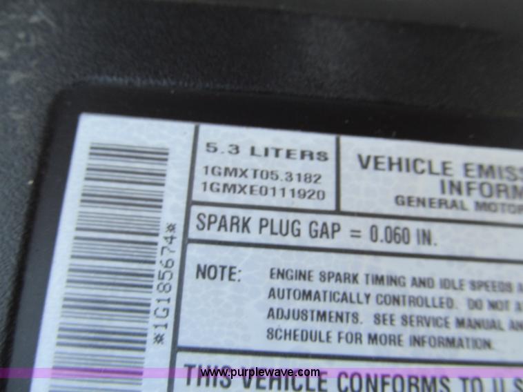 image for item C2493 2001 Chevrolet Suburban LS SUV