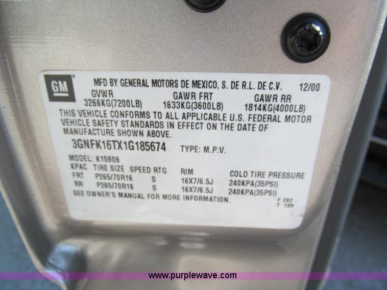 image for item C2493 2001 Chevrolet Suburban LS SUV