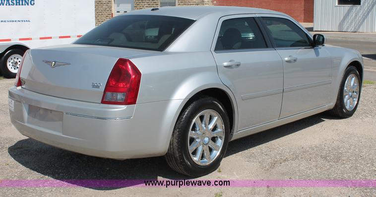 image for item C2691 2007 Chrysler 300 Limited