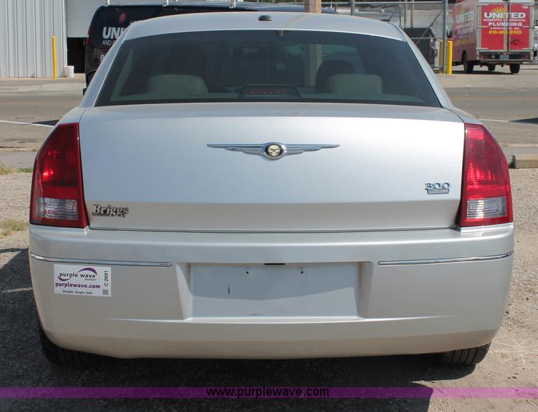 image for item C2691 2007 Chrysler 300 Limited