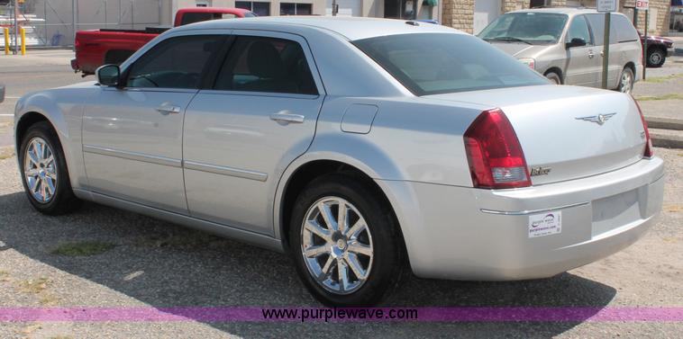 image for item C2691 2007 Chrysler 300 Limited