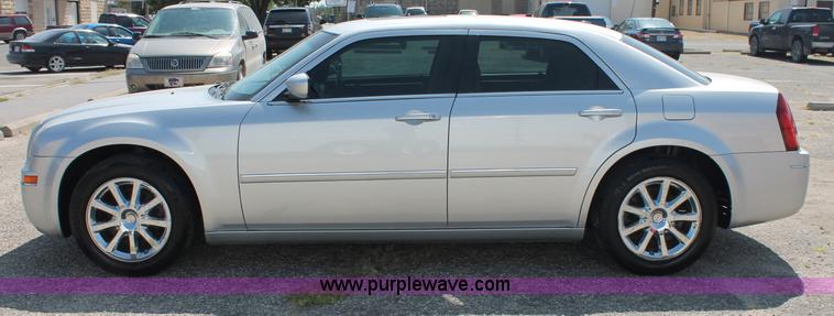 image for item C2691 2007 Chrysler 300 Limited