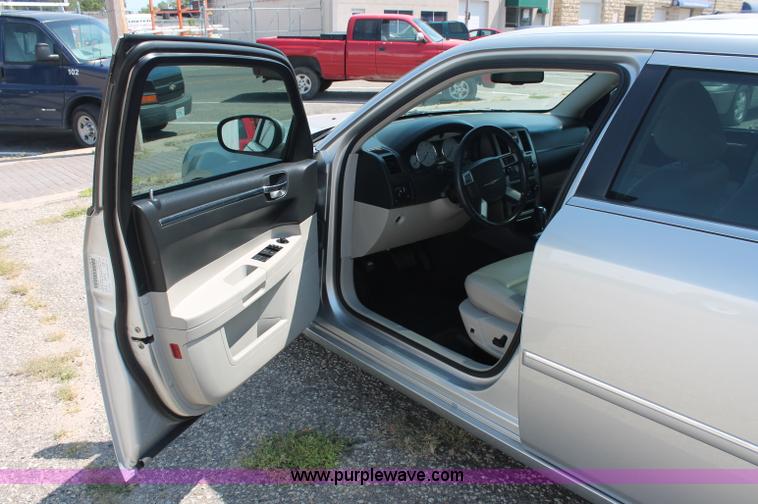 image for item C2691 2007 Chrysler 300 Limited