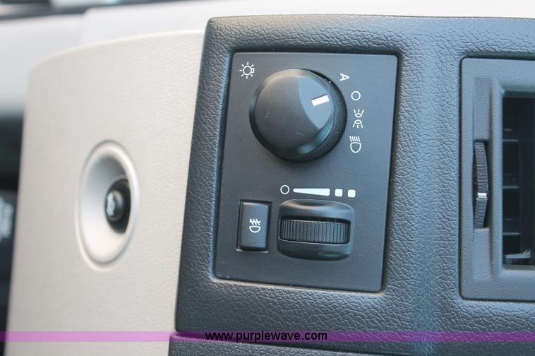 image for item C2691 2007 Chrysler 300 Limited