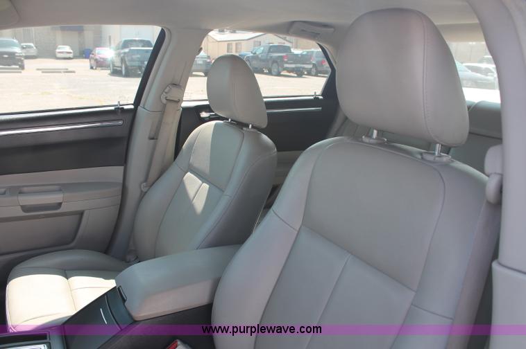 image for item C2691 2007 Chrysler 300 Limited