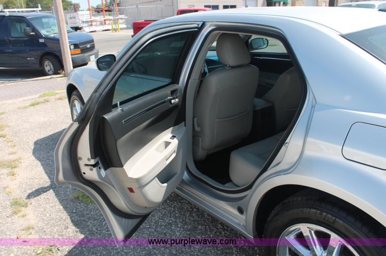 image for item C2691 2007 Chrysler 300 Limited