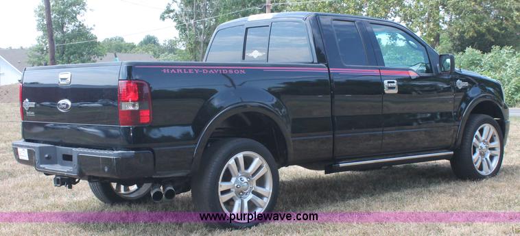 image for item C2736 2006 Ford F150 Harley Davidson SuperCab pickup truck