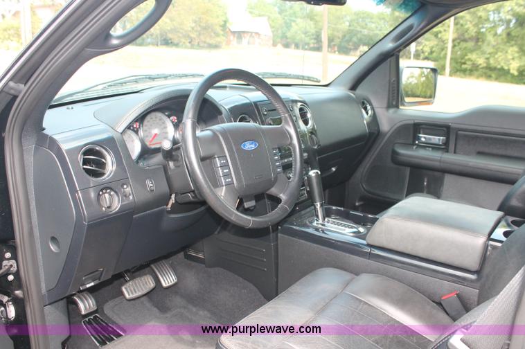 image for item C2736 2006 Ford F150 Harley Davidson SuperCab pickup truck