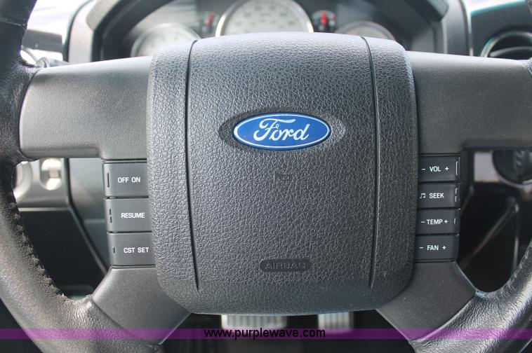 image for item C2736 2006 Ford F150 Harley Davidson SuperCab pickup truck