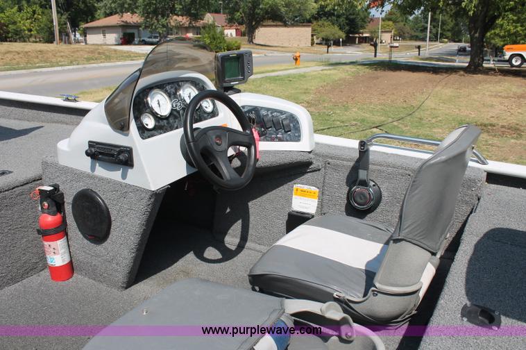 image for item C2744 2000 G3 MV Pro Series 165 boat