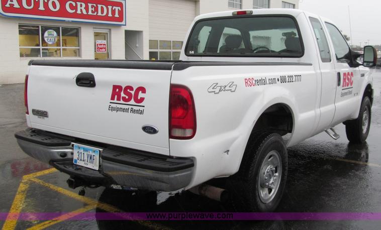 image for item I9780 2005 Ford F250 XLT Super Duty SuperCab pickup truck