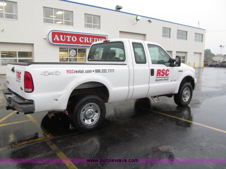 image for item I9780 2005 Ford F250 XLT Super Duty SuperCab pickup truck
