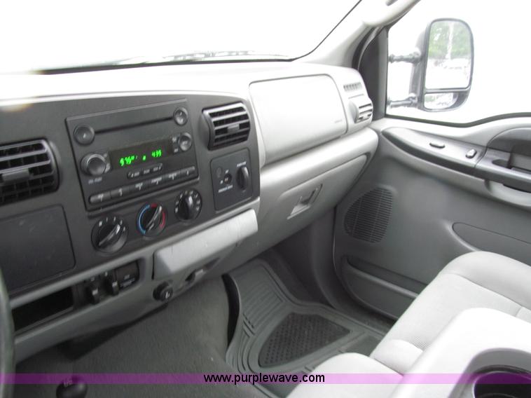 image for item I9780 2005 Ford F250 XLT Super Duty SuperCab pickup truck