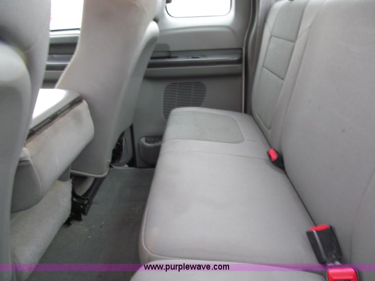 image for item I9780 2005 Ford F250 XLT Super Duty SuperCab pickup truck