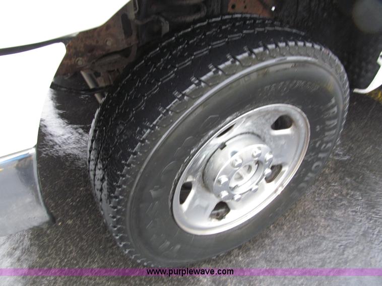 image for item I9780 2005 Ford F250 XLT Super Duty SuperCab pickup truck