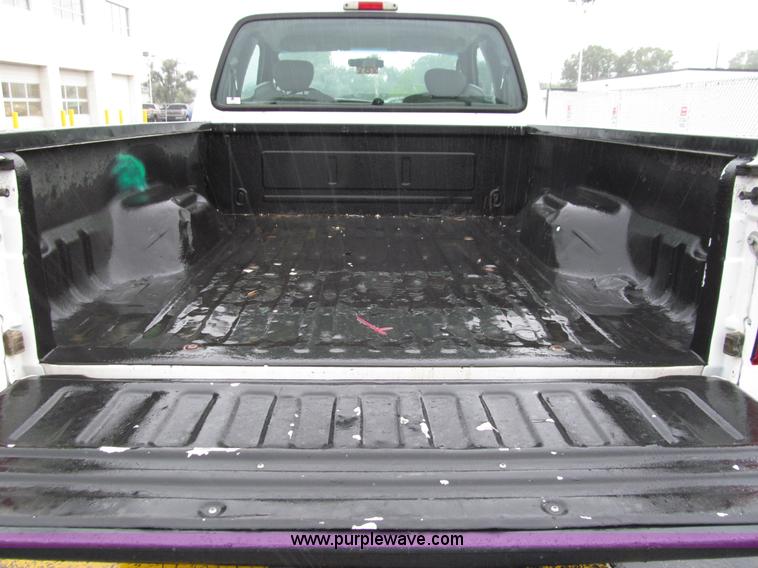 image for item I9780 2005 Ford F250 XLT Super Duty SuperCab pickup truck