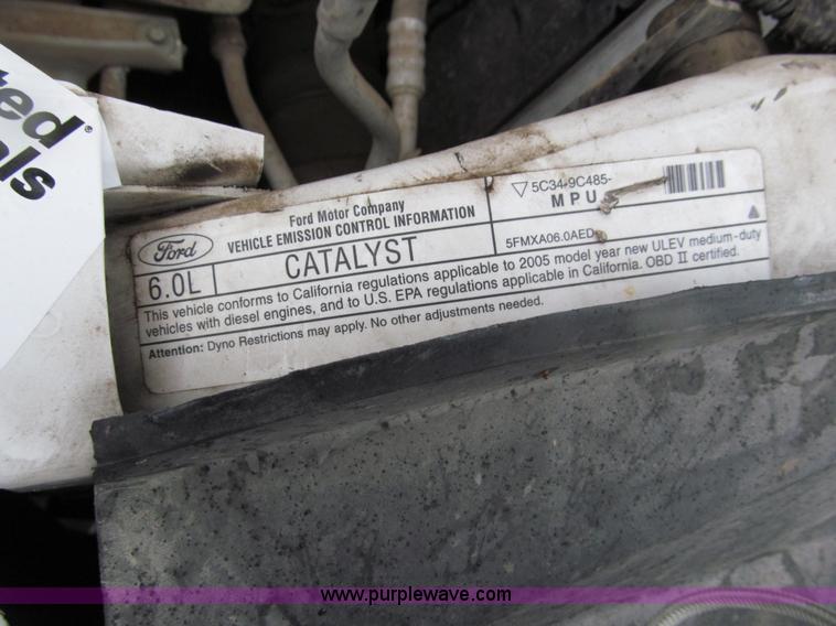 image for item I9780 2005 Ford F250 XLT Super Duty SuperCab pickup truck