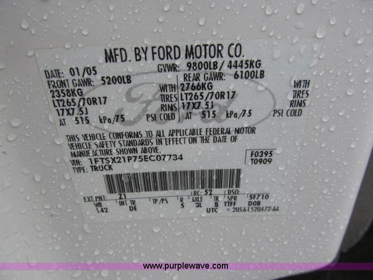 image for item I9780 2005 Ford F250 XLT Super Duty SuperCab pickup truck