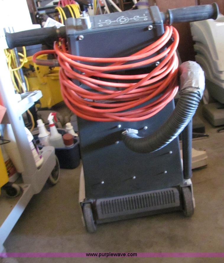 Advance Carpet Retriever 28XP vacuum cleaner in Lincoln, NE | Item