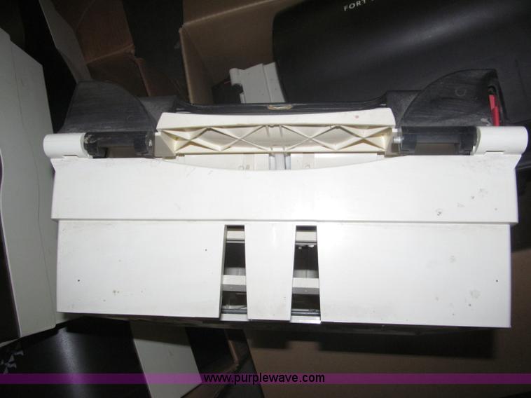 (10) Fort James paper towel dispensers in Lincoln, NE Item K9546 sold