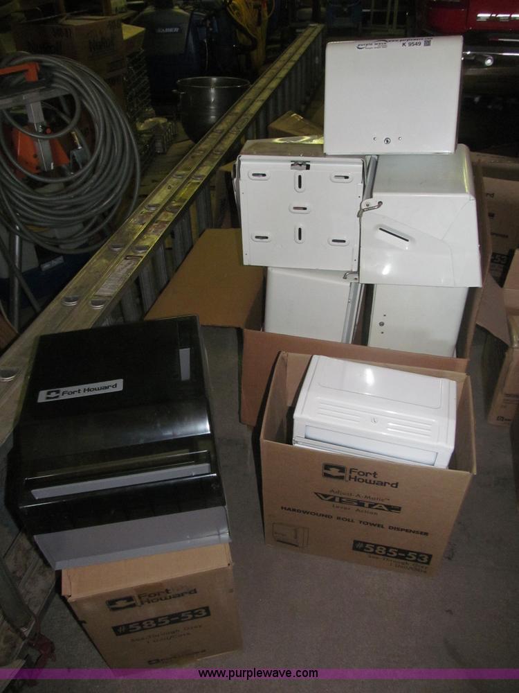 (17) Fort Howard towel dispensers in Lincoln, NE Item K9549 sold