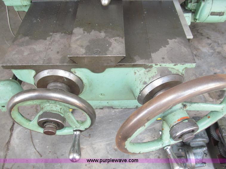 image for item K9551 Kearney & Trecker No. 2 rotary head tool and die milling machine