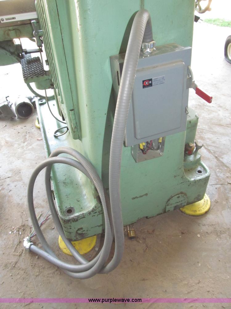 image for item K9551 Kearney & Trecker No. 2 rotary head tool and die milling machine