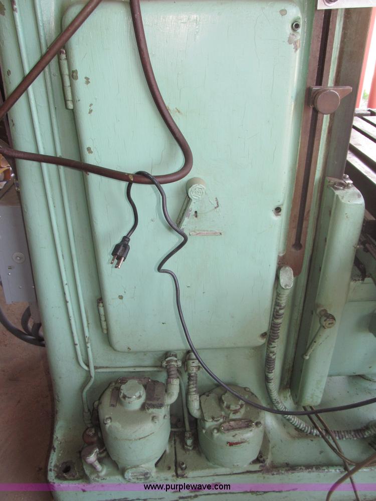 image for item K9551 Kearney & Trecker No. 2 rotary head tool and die milling machine