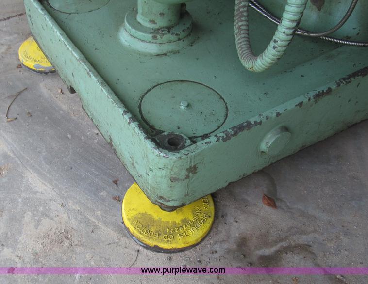 image for item K9551 Kearney & Trecker No. 2 rotary head tool and die milling machine