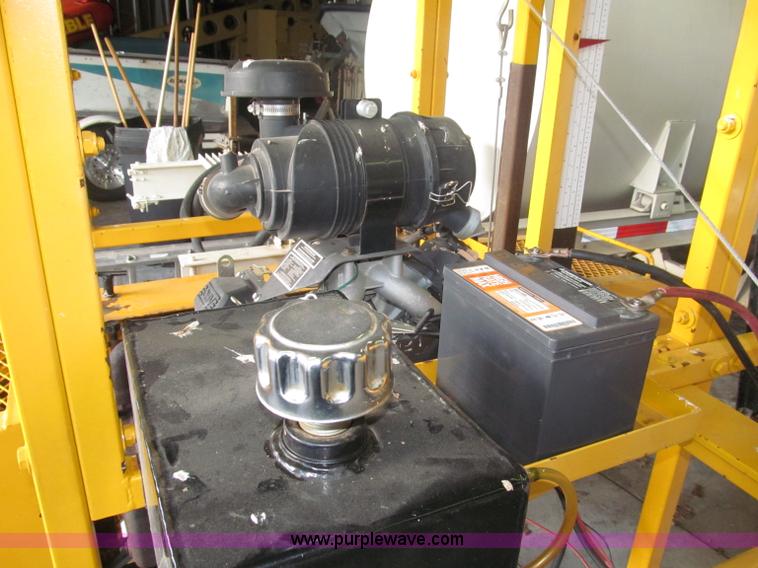 image for item K9557 2008 Log-Master portable saw mill