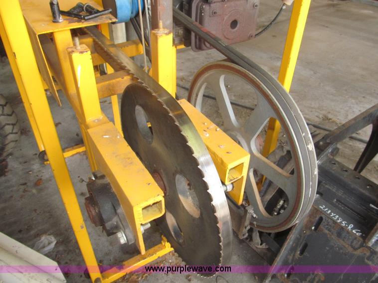 image for item K9557 2008 Log-Master portable saw mill