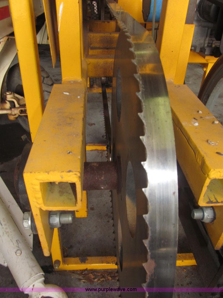 image for item K9557 2008 Log-Master portable saw mill