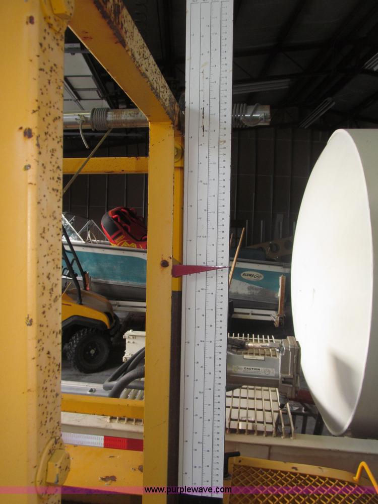 image for item K9557 2008 Log-Master portable saw mill