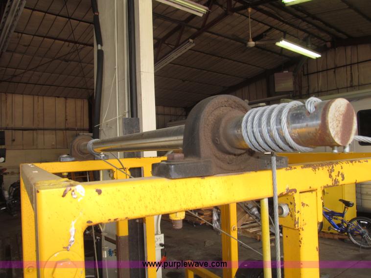 image for item K9557 2008 Log-Master portable saw mill