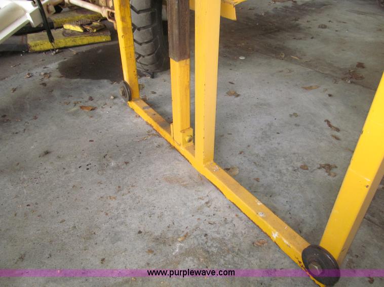 image for item K9557 2008 Log-Master portable saw mill