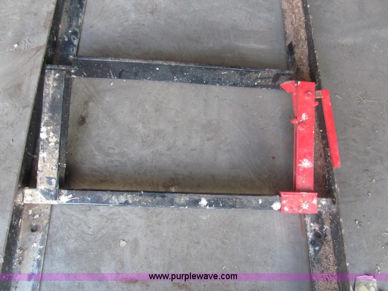 image for item K9557 2008 Log-Master portable saw mill