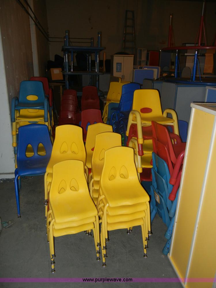 image for item N9974 Assorted school furniture