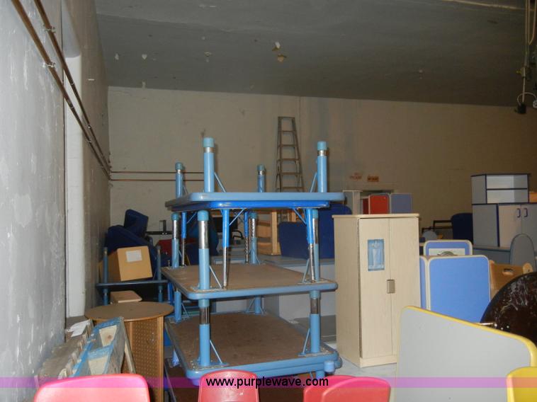 image for item N9974 Assorted school furniture