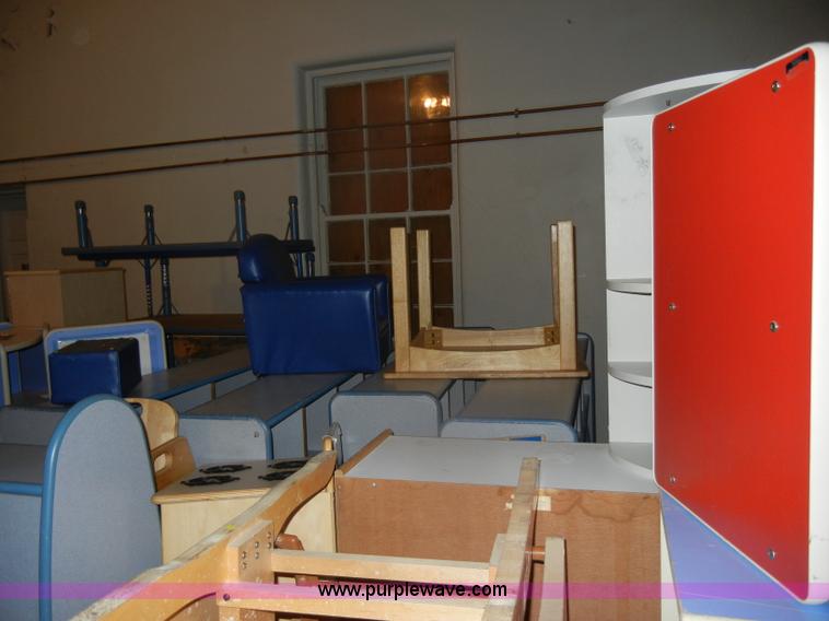 image for item N9974 Assorted school furniture