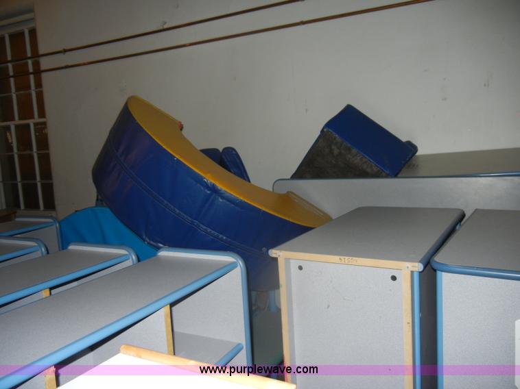 image for item N9974 Assorted school furniture