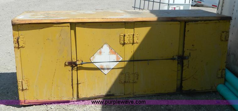 image for item T9357 Steel toolbox
