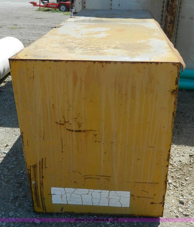 image for item T9357 Steel toolbox