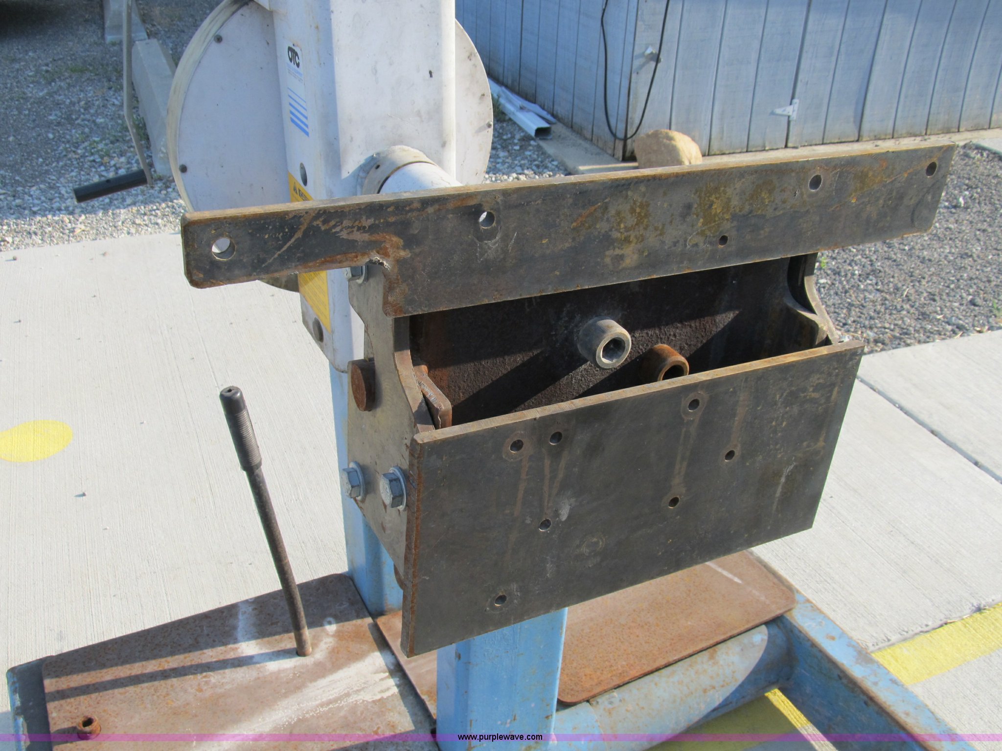 OTC 6,000 lb revolver engine stand in Peotone, IL Item B2828 sold