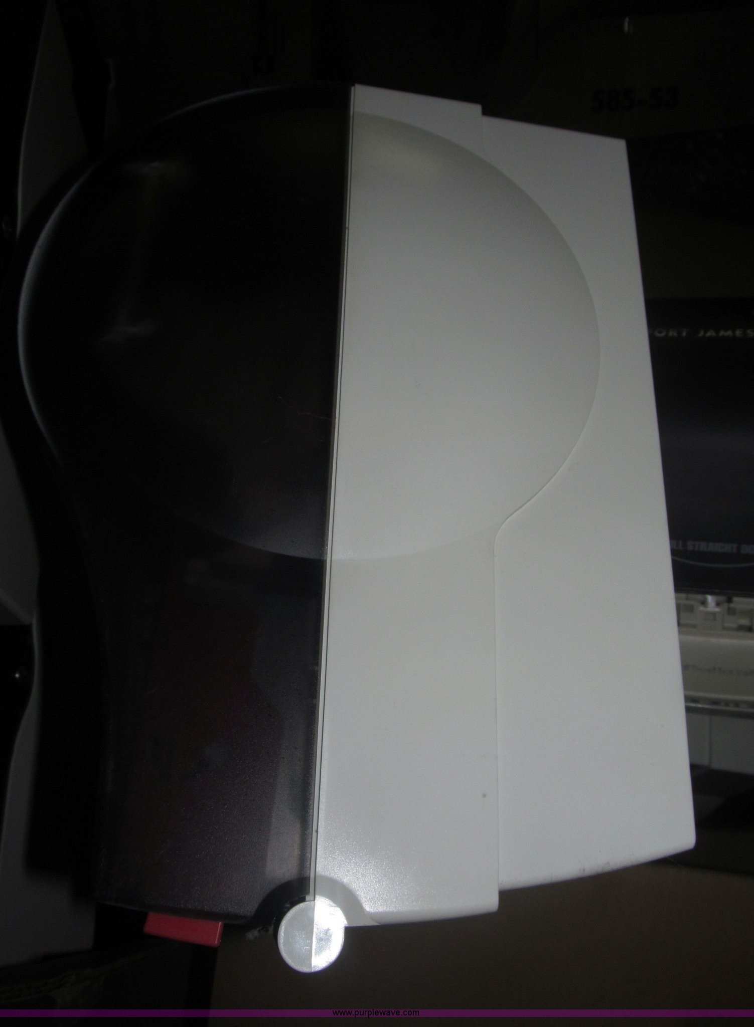 (10) Fort James paper towel dispensers in Lincoln, NE Item K9546 sold